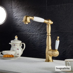 Vrysi-kouzinas-retro-me-apospomeno-tilefono